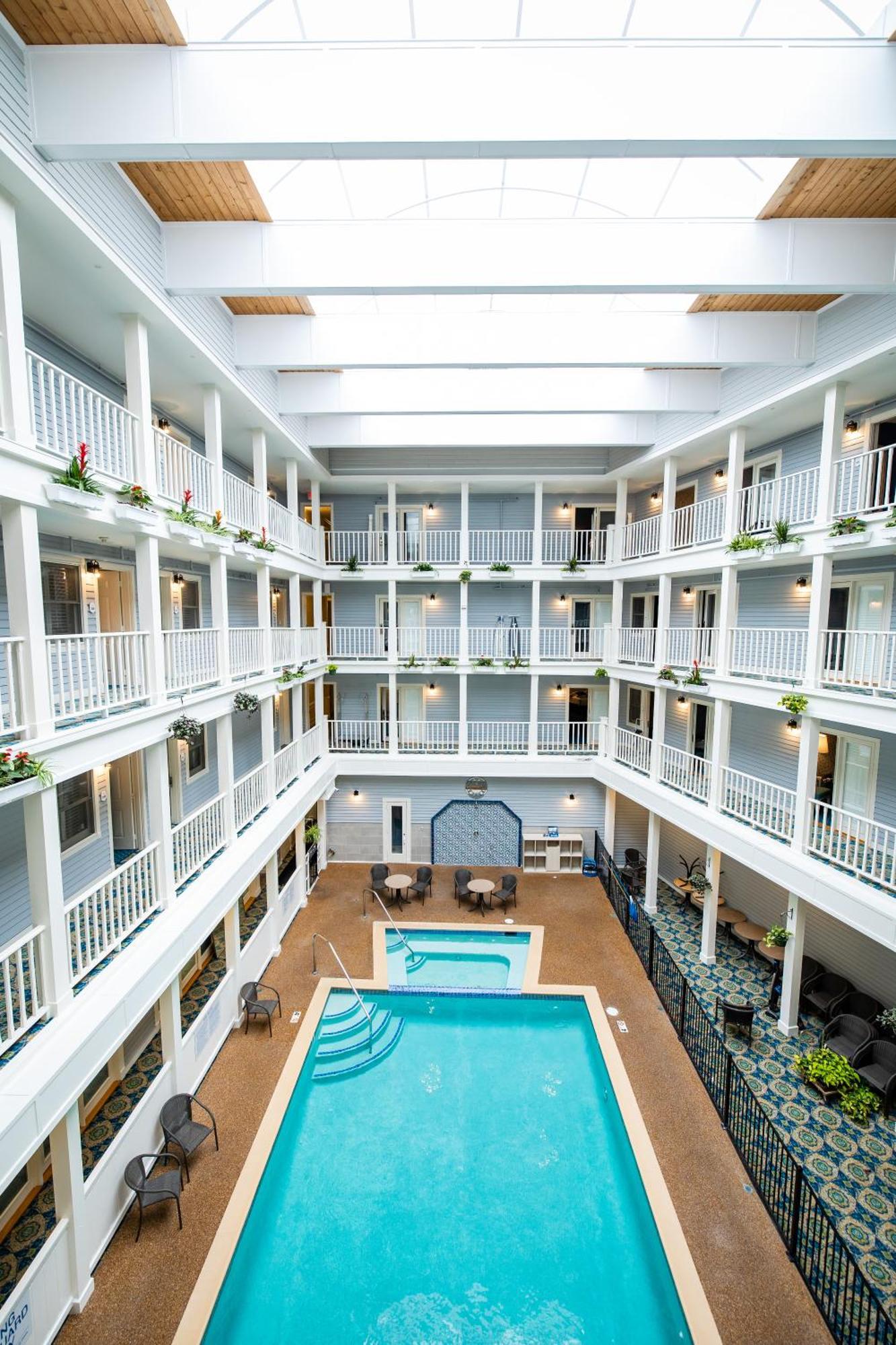 מקינק איילנד Lake View Hotel מראה חיצוני תמונה